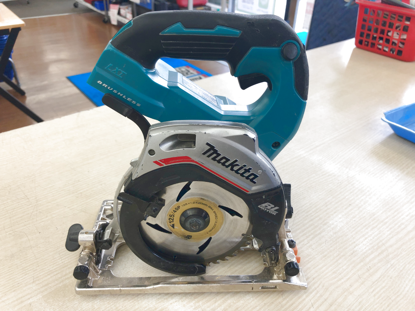 良品】マキタ HS474D 125mm丸ノコ わずらわしく